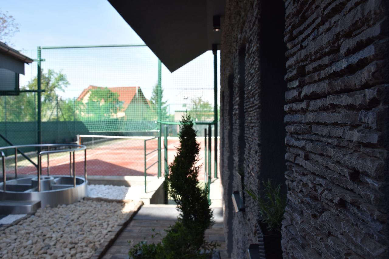 Penzion Vino Hruska Blatnička Buitenkant foto