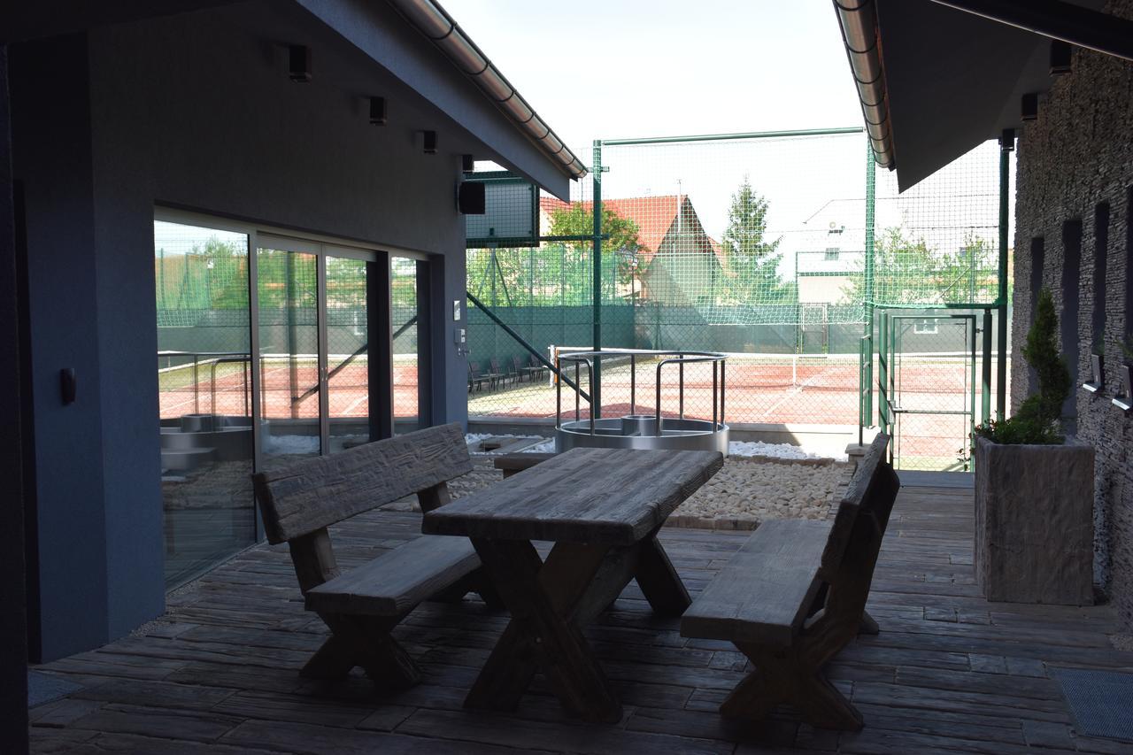 Penzion Vino Hruska Blatnička Buitenkant foto